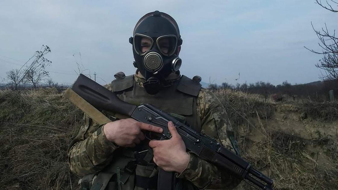 Cloropicrina, cos’è l’arma chimica che Putin “ha usato in Ucraina”: le accuse degli Usa