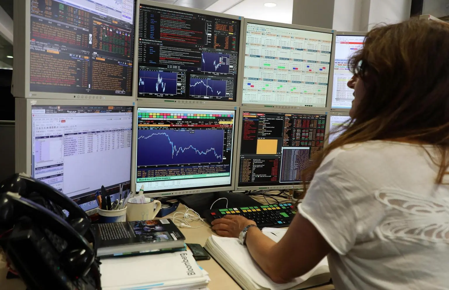 Lo spread tra Btp e Bund scende a 93 punti
