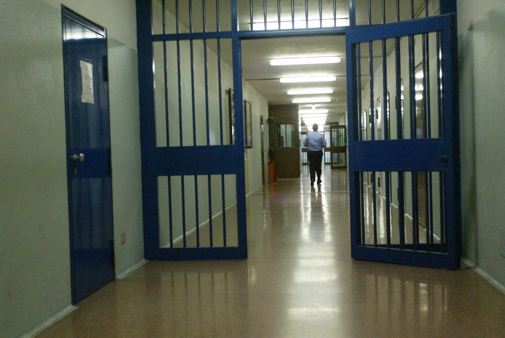Stupri e torture in cella: “Il carcere è un luogo pericoloso”. Il giurista: come in Brasile 20 anni fa Stupri e torture in cella: “Il carcere è un luogo pericoloso”. Il giurista: come in Brasile 20 anni fa