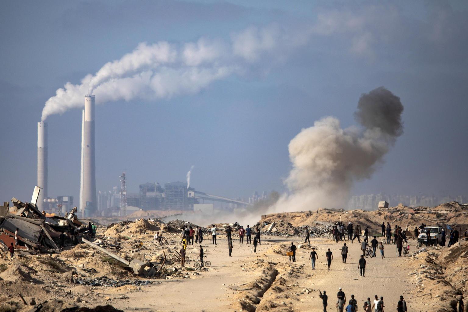 almeno 25 persone uccise in raid aerei a gaza oggi