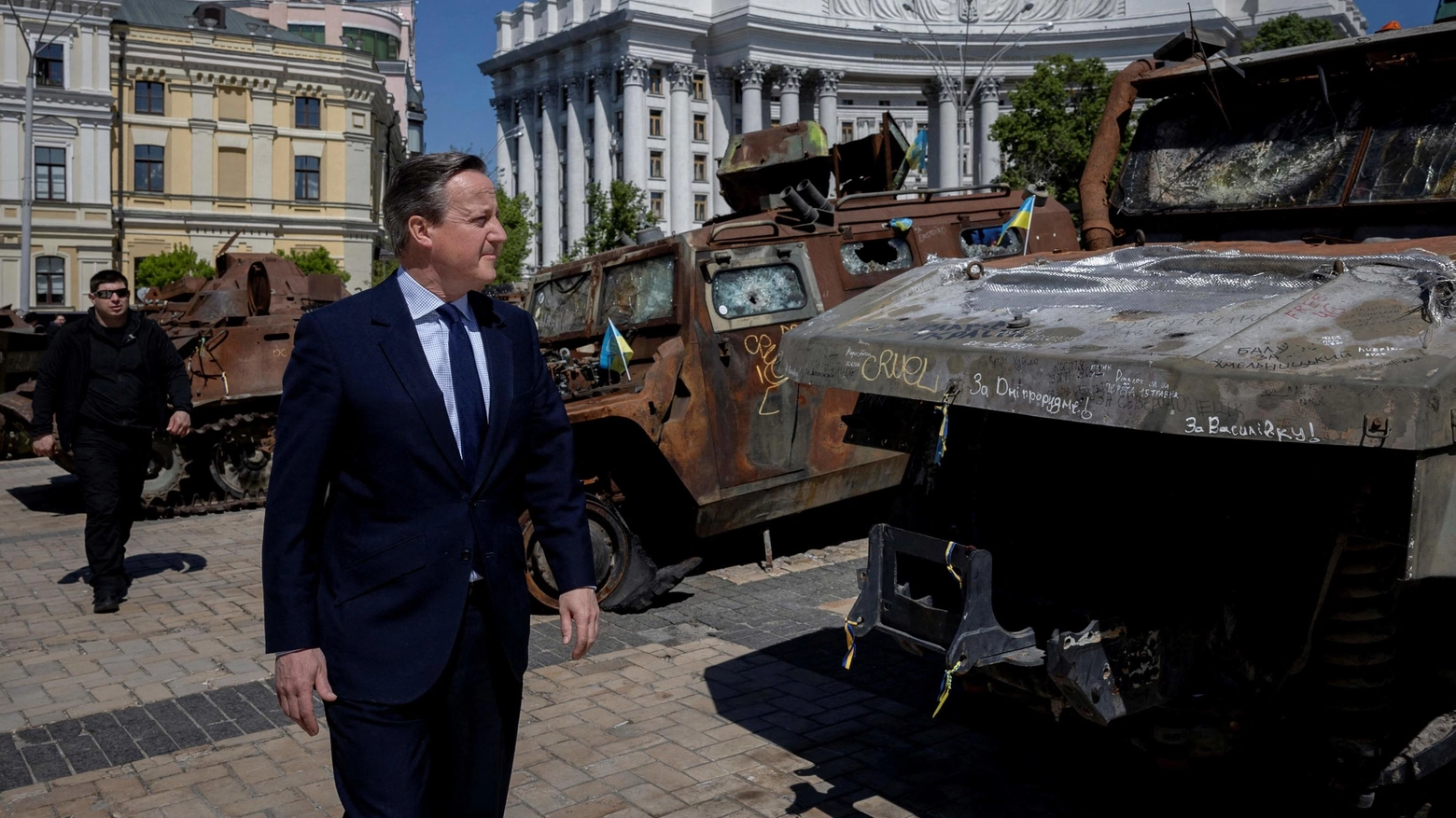 David Cameron in visita a Kiev (foto Ansa)