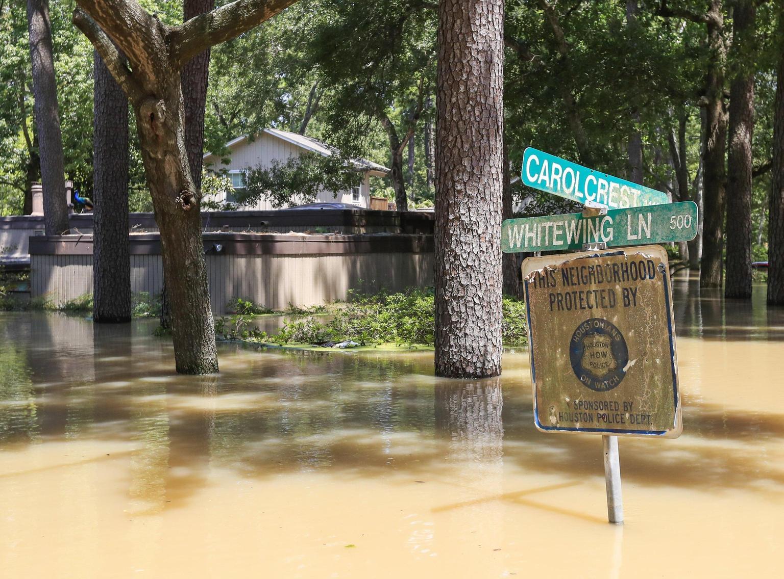 Almeno 6 morti per le alluvioni in Texas, bambini tra i dispersi Almeno 6 morti per le alluvioni in Texas, bambini tra i dispersi