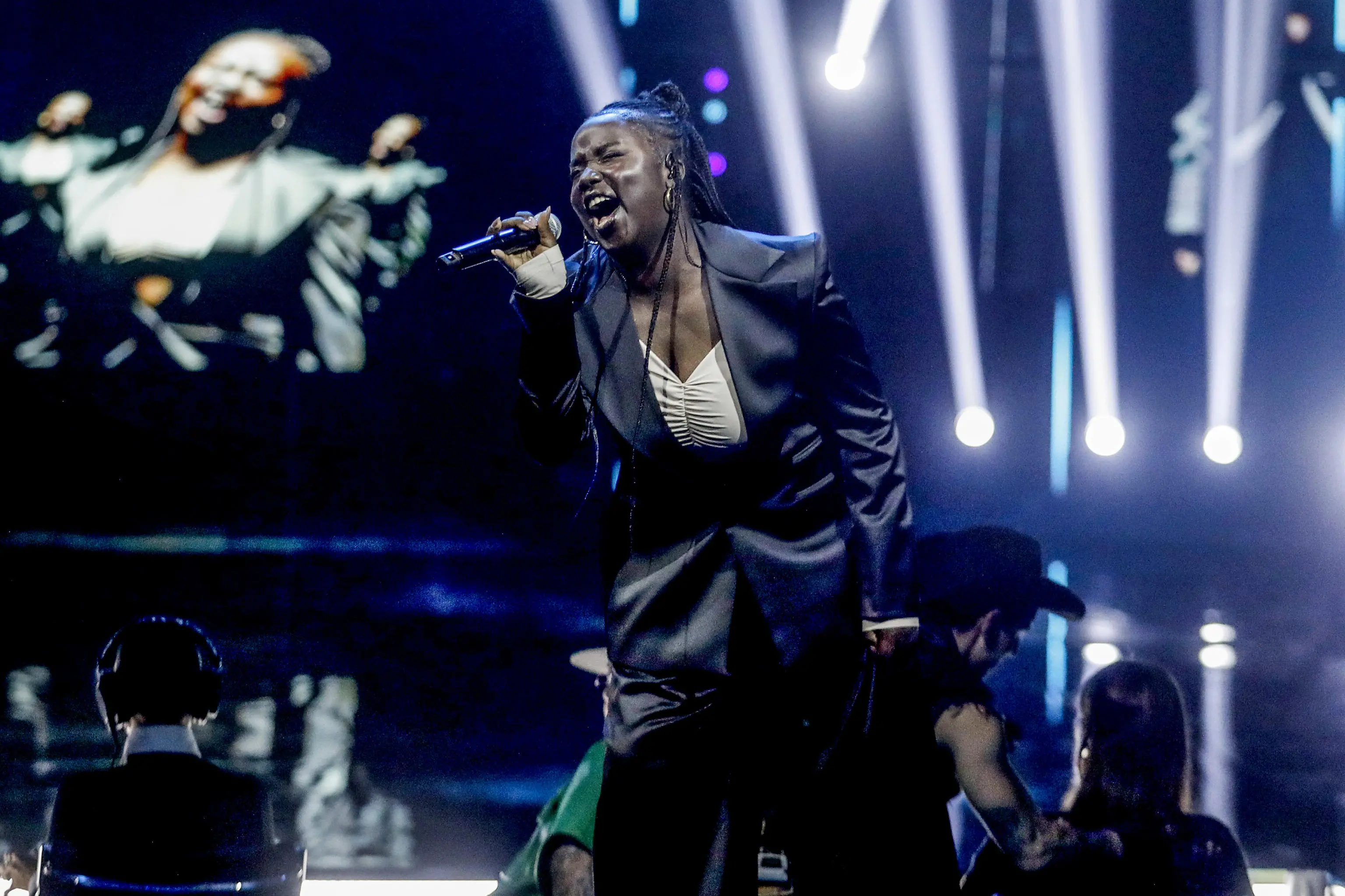 Dal Mali al trono di X Factor. Mimì: bullizzata alle medie: “Eppure amo questo Paese”