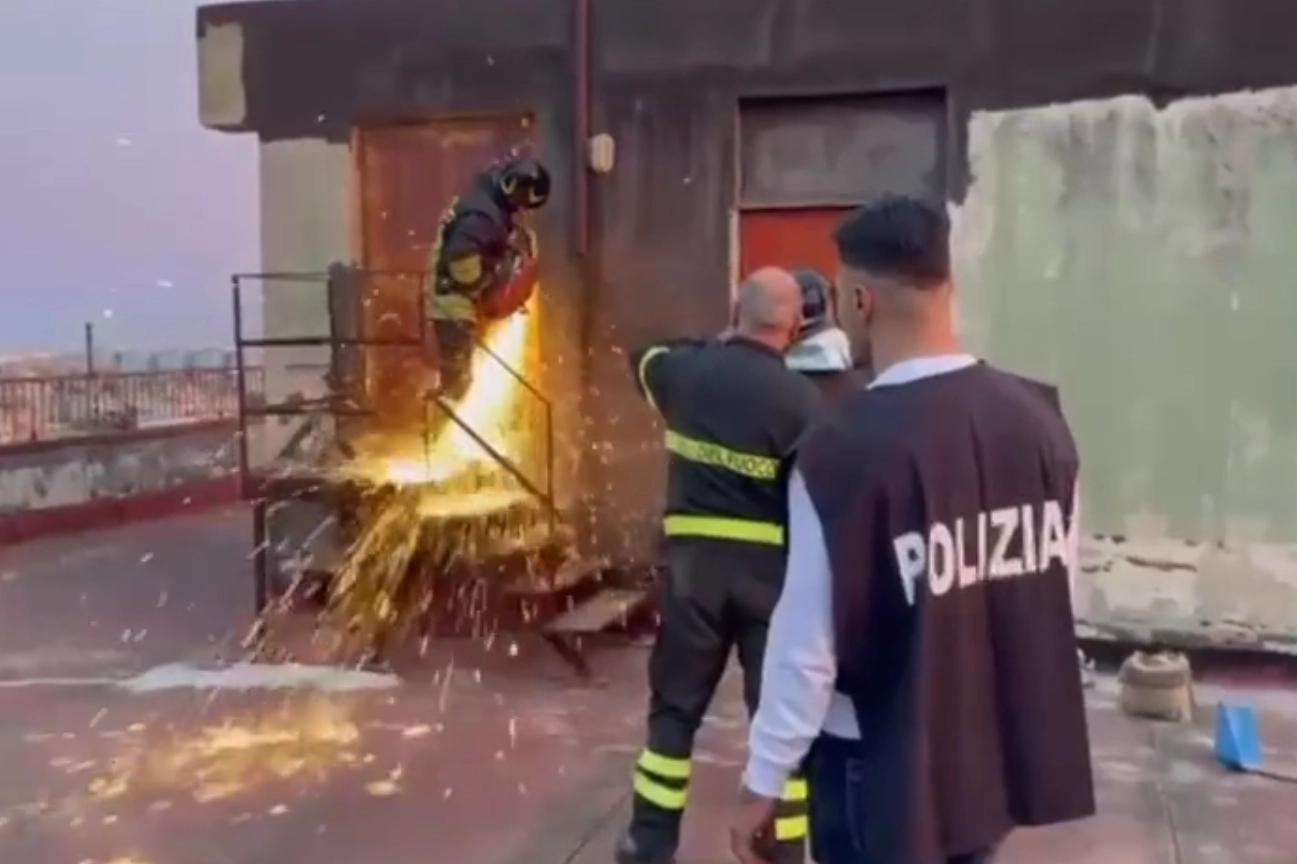 Operazione anticamorra della polizia in provincia di Napoli