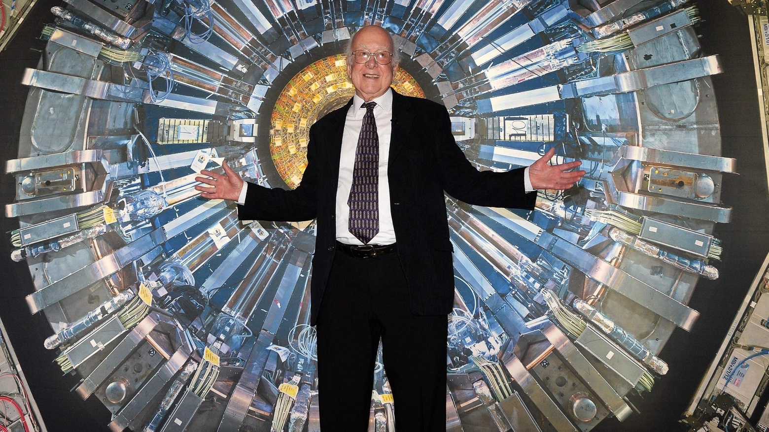 Intuì nel 1964 l’esistenza del bosone BEH, o bosone di Higgs, una particella elementare diffusa in tutto l’universo. Il suo lavoro è stato premiato nel 2013 con il Nobel per la fisica