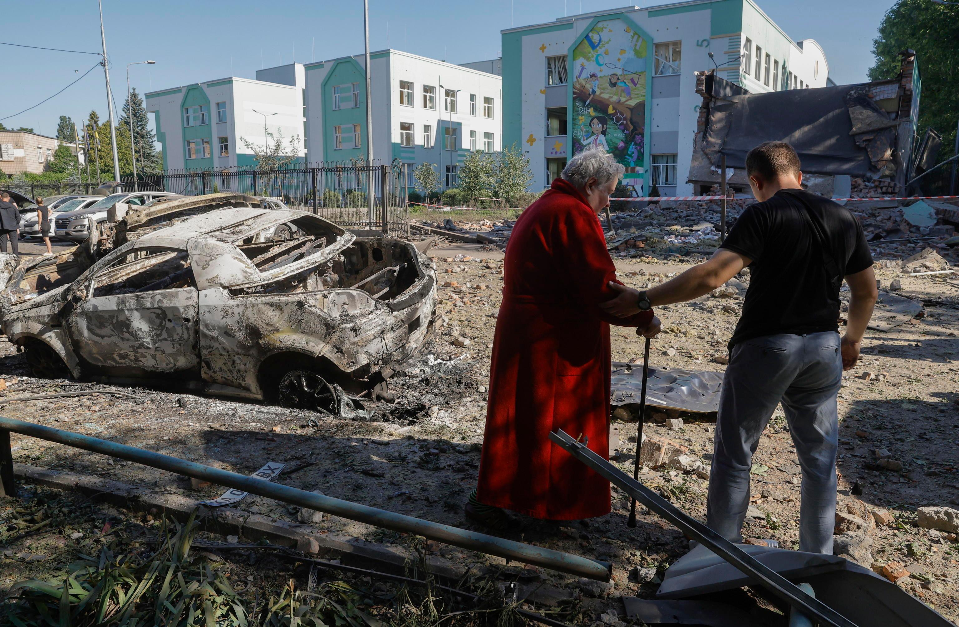 La Russia scatena l’inferno in Ucraina: raid con 550 droni, usato anche il missile ipersonico Kinzhal. Oggi nuovo scambio di prigionieri La Russia scatena l’inferno in Ucraina: raid con 550 droni, usato anche il missile ipersonico Kinzhal. Oggi nuovo scambio di prigionieri