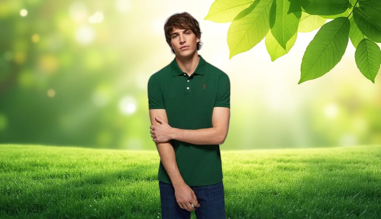 Elegante sì, ma anche comodo con la polo piqué: adesso è in offerta al 25% di sconto Elegante sì, ma anche comodo con la polo piqué: adesso è in offerta al 25% di sconto