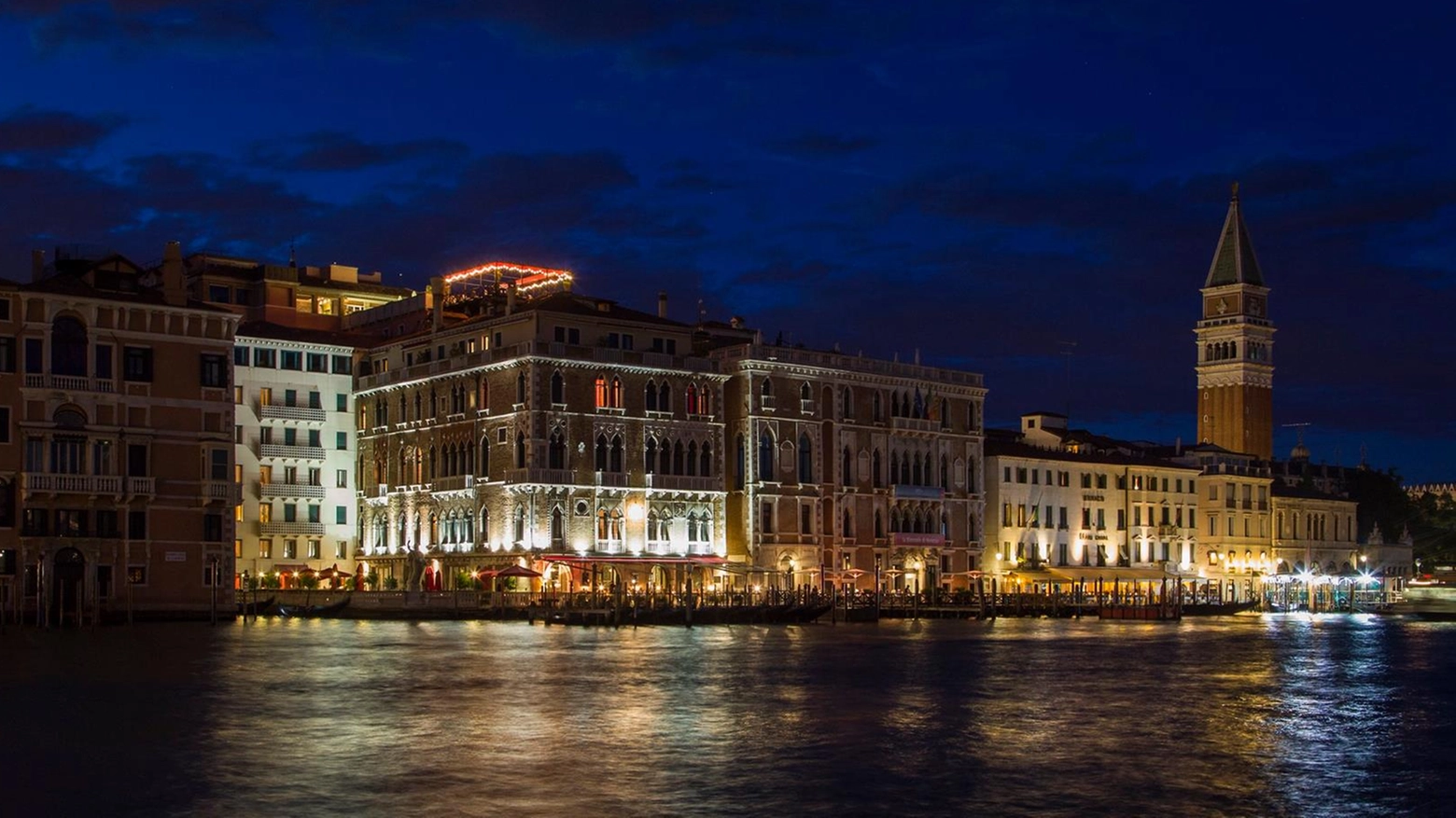 L'hotel Bauer affacciato su Canal Grande (foto Facebook Hotel Bauer Palazzo, Venice)