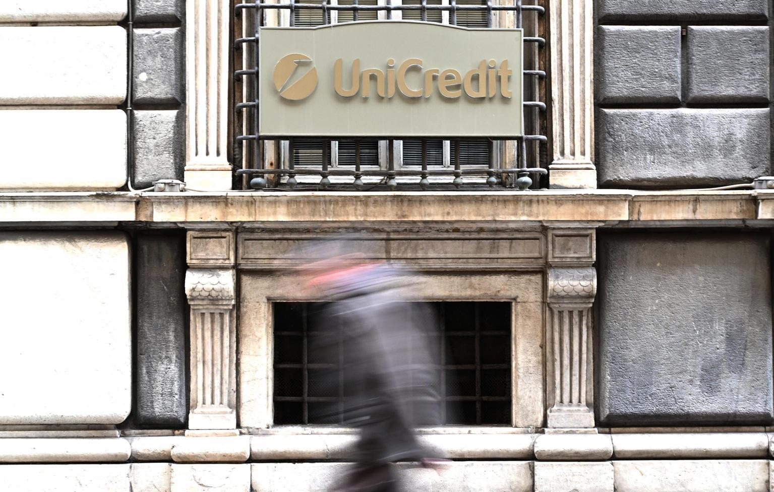 In Borsa scatto Unicredit e Bpm, su rumor intervento Ue In Borsa scatto Unicredit e Bpm, su rumor intervento Ue
