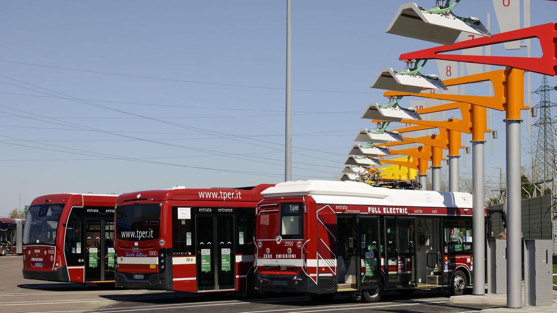 Primo deposito italiano di bus elettrici. Bologna inaugura il sistema Kempower