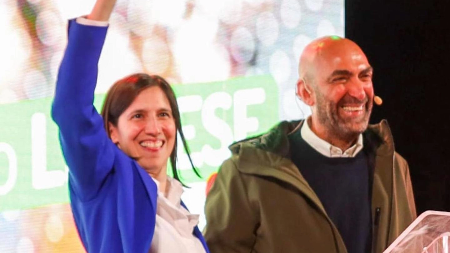 Elly Schlein con il candidato Pd a Bari, Vito Leccese