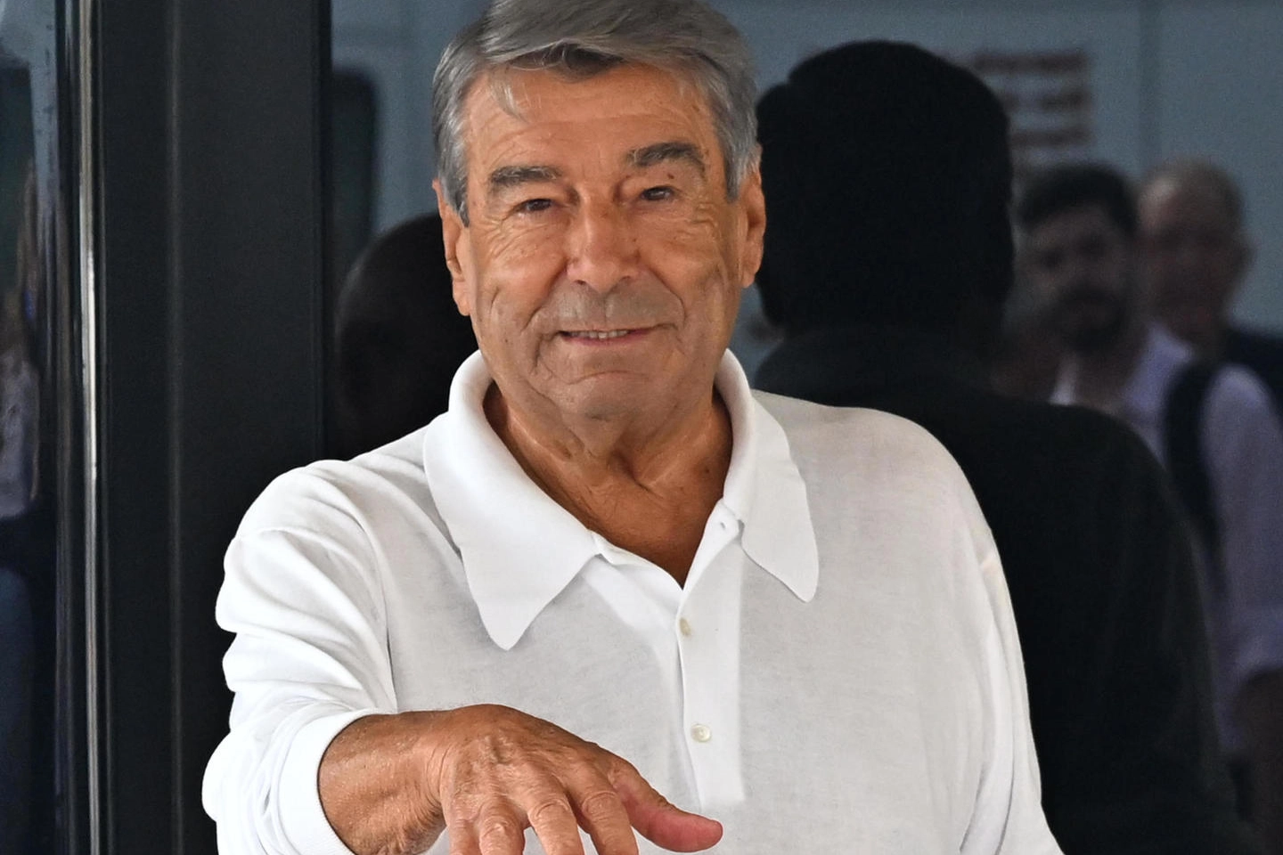 Aldo Spinelli, 84 anni, è un imprenditore e dirigente sportivo italiano. Ora è ai domiciliari