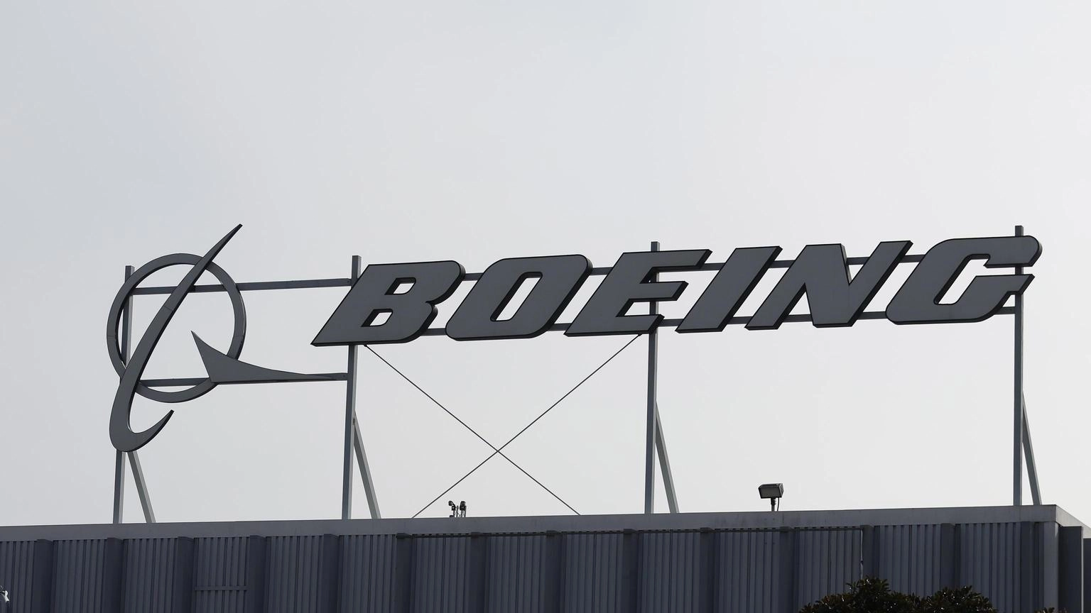 L'amministratore delegato di Boeing lascia a fine 2024