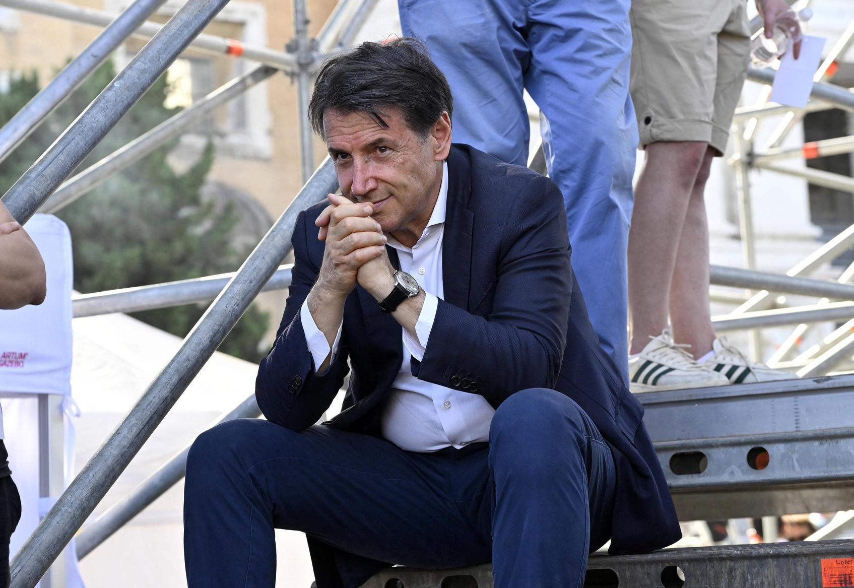 Il sondaggio. FdI ancora in testa Il sondaggio. FdI ancora in testa