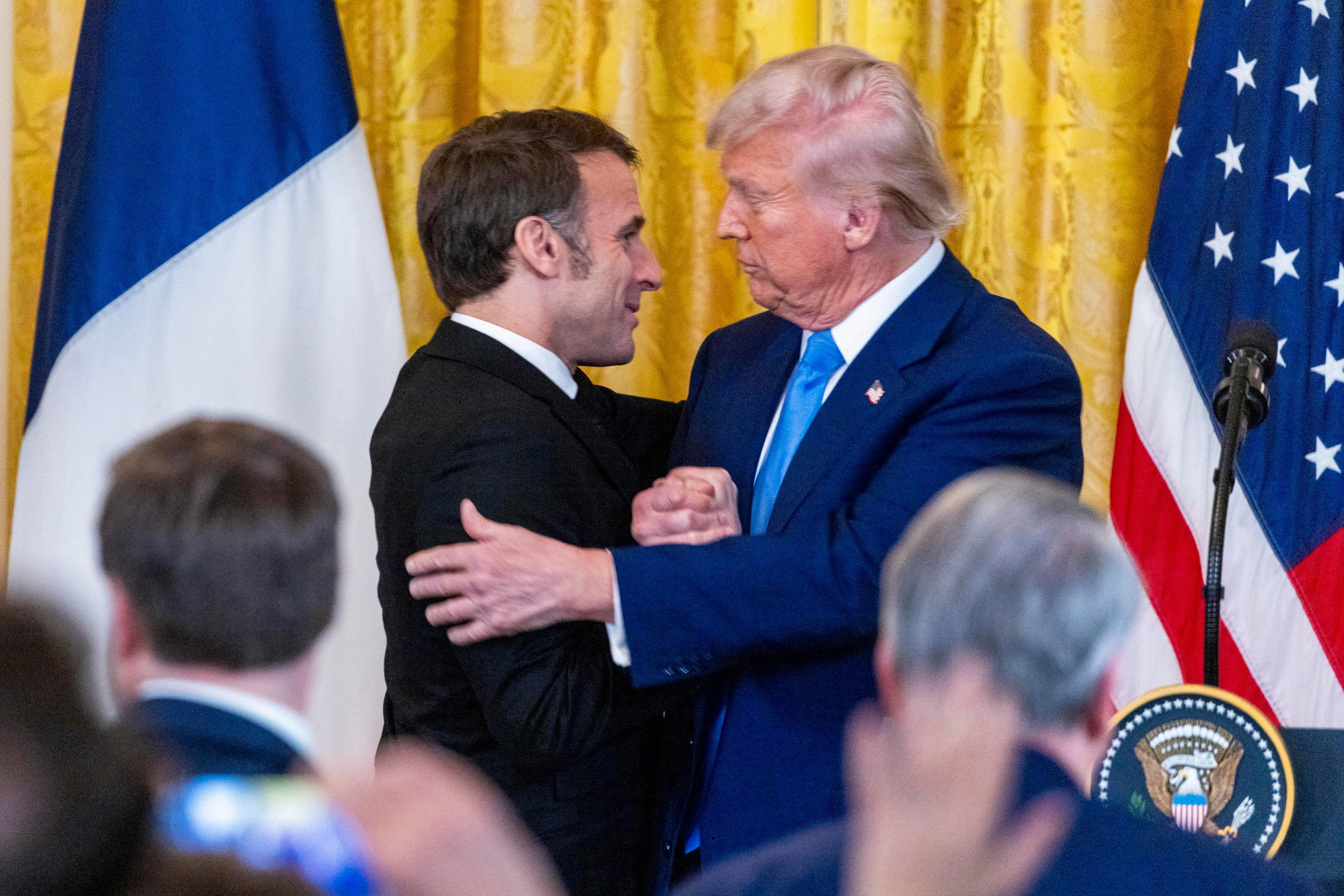 Trump vota da Quotidiano.net Trump vota con la Russia strappo all’Onu sull’Ucraina E al G7 Tregua a breve