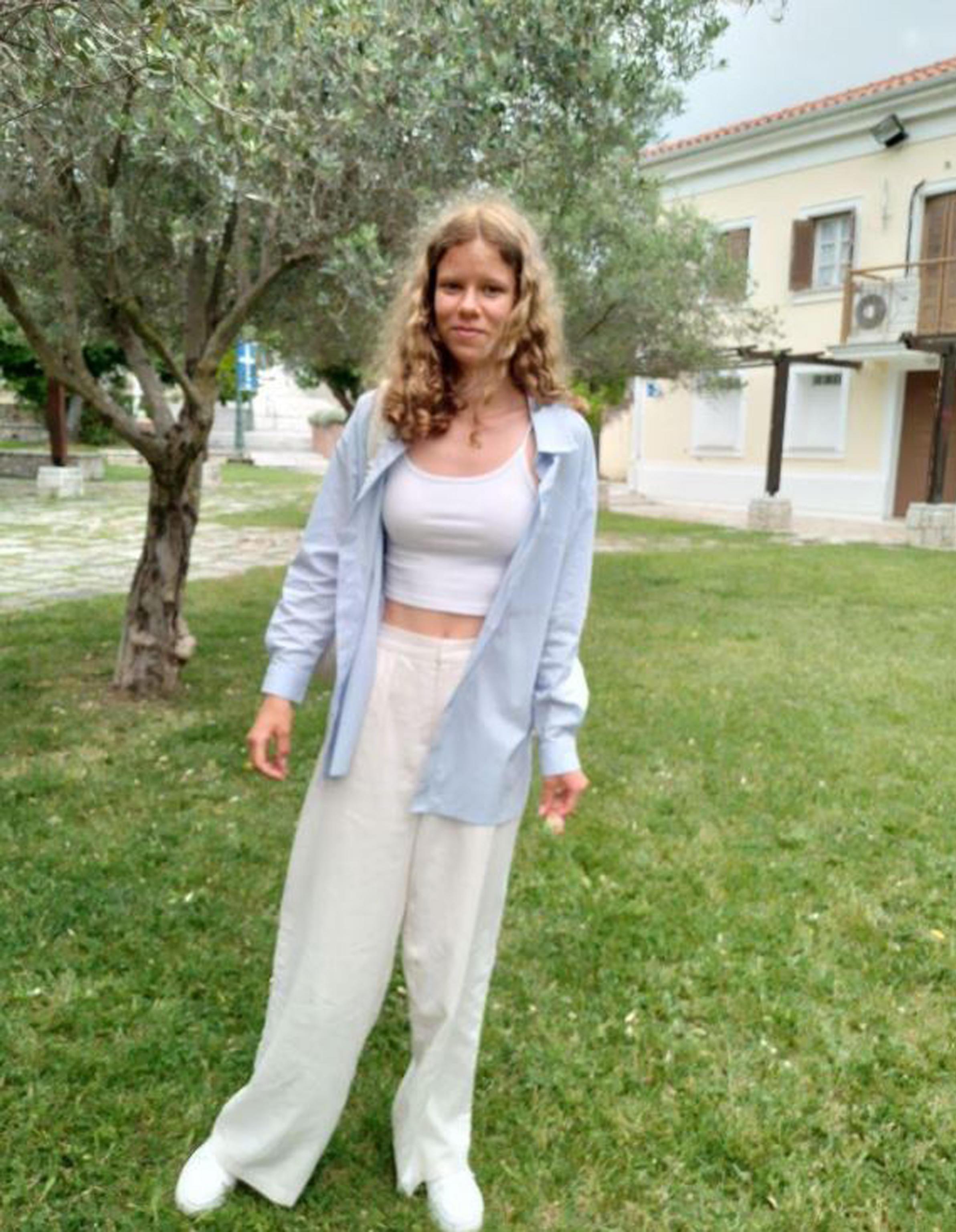Ritrovata impiccata la ragazza scomparsa da Carovigno: la 18enne stava finendo una stage in un villaggio turistico Ritrovata impiccata la ragazza scomparsa da Carovigno: la 18enne stava finendo una stage in un villaggio turistico