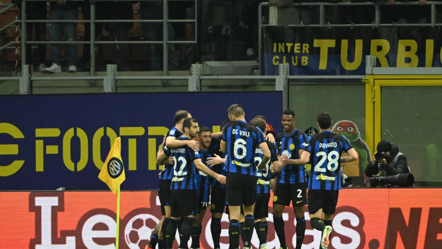 2-1 al Genoa, l'Inter vola a +15