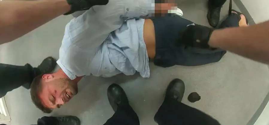 Arresto choc a Miami: studente italiano incaprettato in cella per 13 minuti. La famiglia ora vuole giustizia