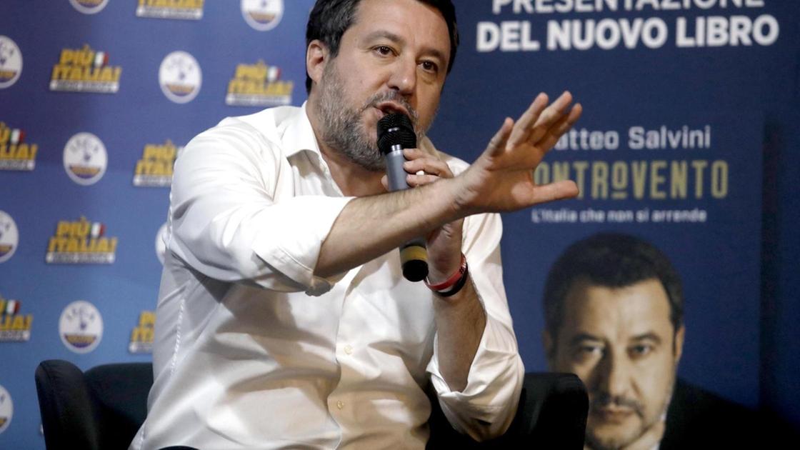 Salvini, nessuno mi convincerà su improbabili eserciti unici