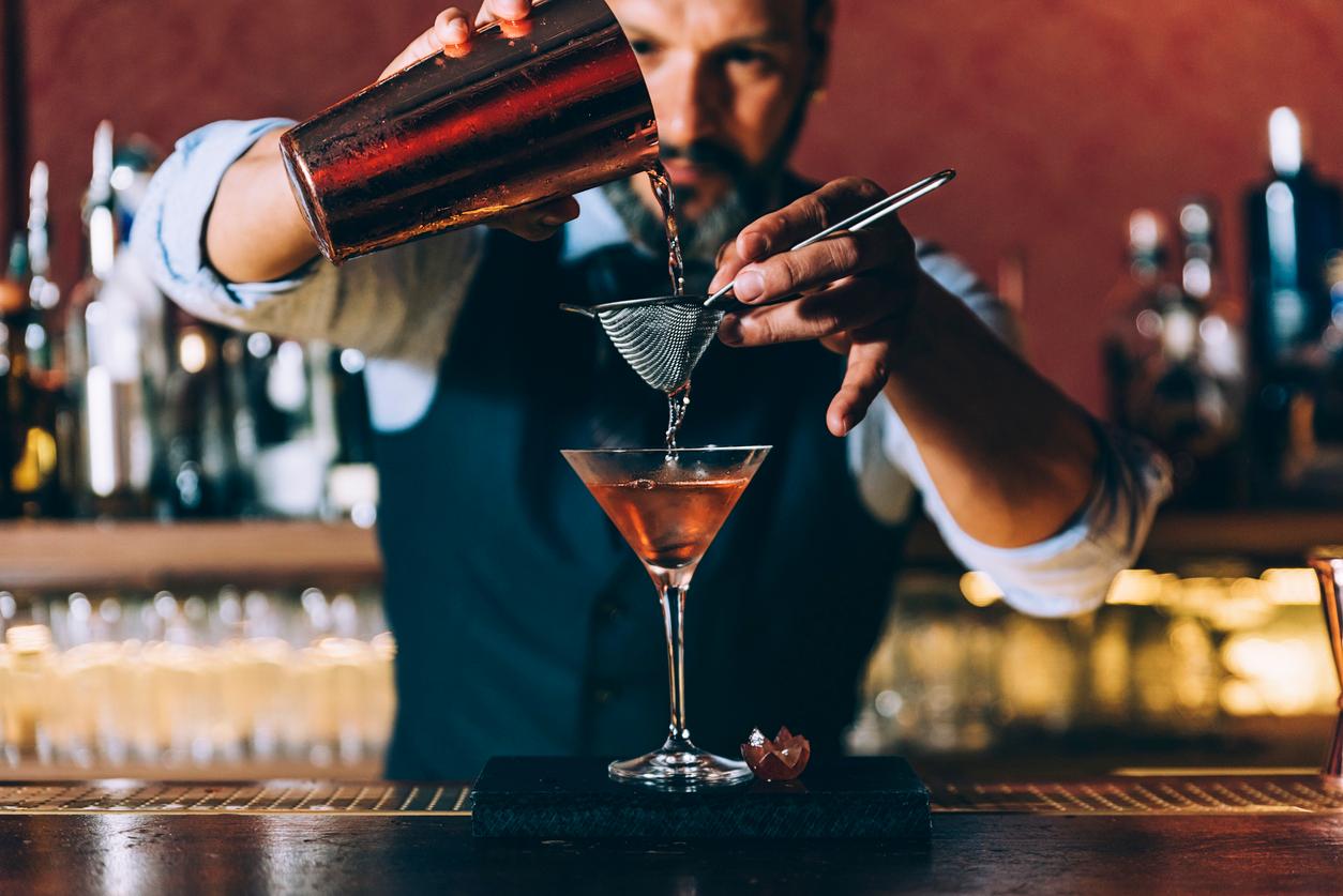 World Gin Day 2025: storia e curiosità del celebre distillato al ginepro World Gin Day 2025: storia e curiosità del celebre distillato al ginepro