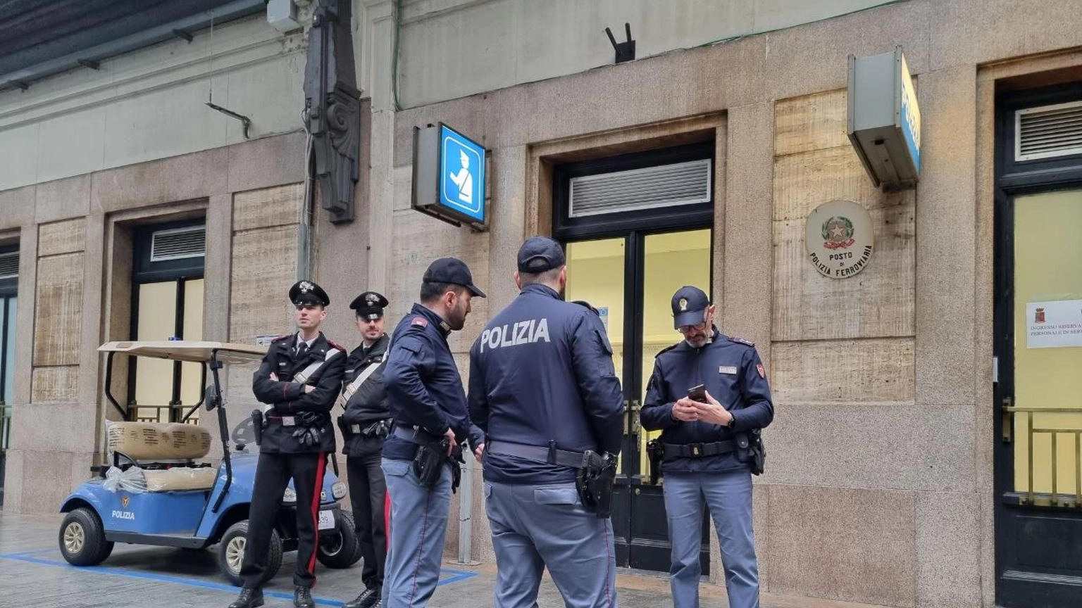 Nuova aggressione a Milano, agente spara e ferisce 36enne