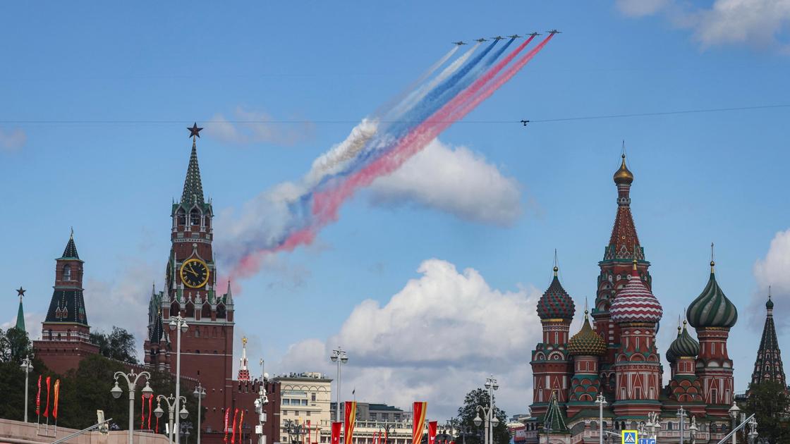 “La Russia prepara sabotaggi in Europa”. Ucraina, morti e feriti da attacchi di missili e droni