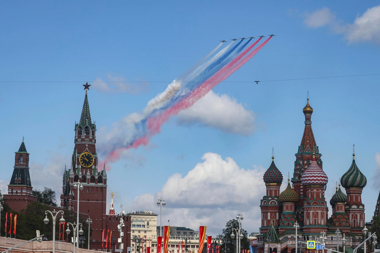 Le prove generali della parata nella piazza Rossa a Mosca