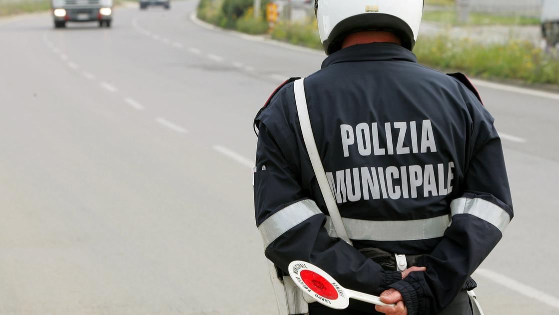 Il vigile urbano che sognava di diventare sindaco. La storia del candidato ‘seriale’ in Abruzzo