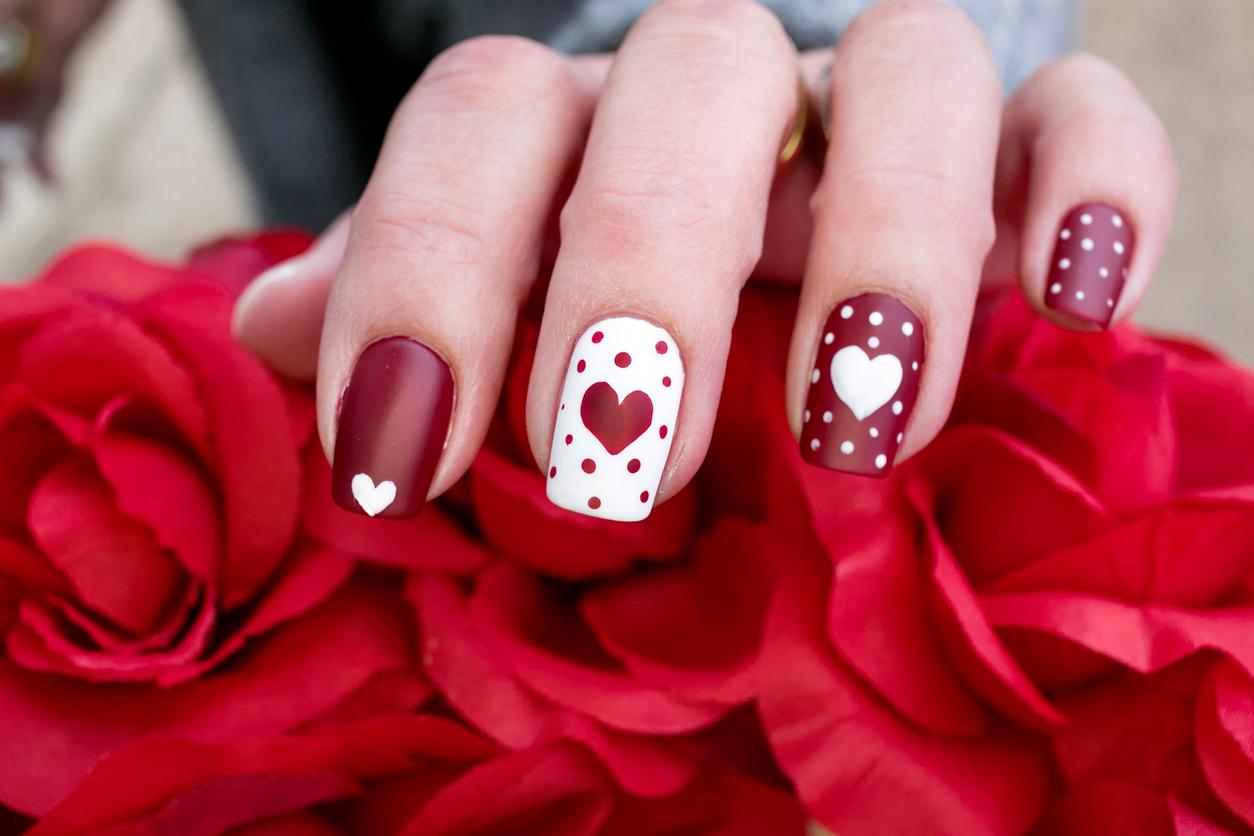 Make manicure da Quotidiano.net Make up e manicure di San Valentino romantico o sexy le idee alla moda a cui ispirarsi