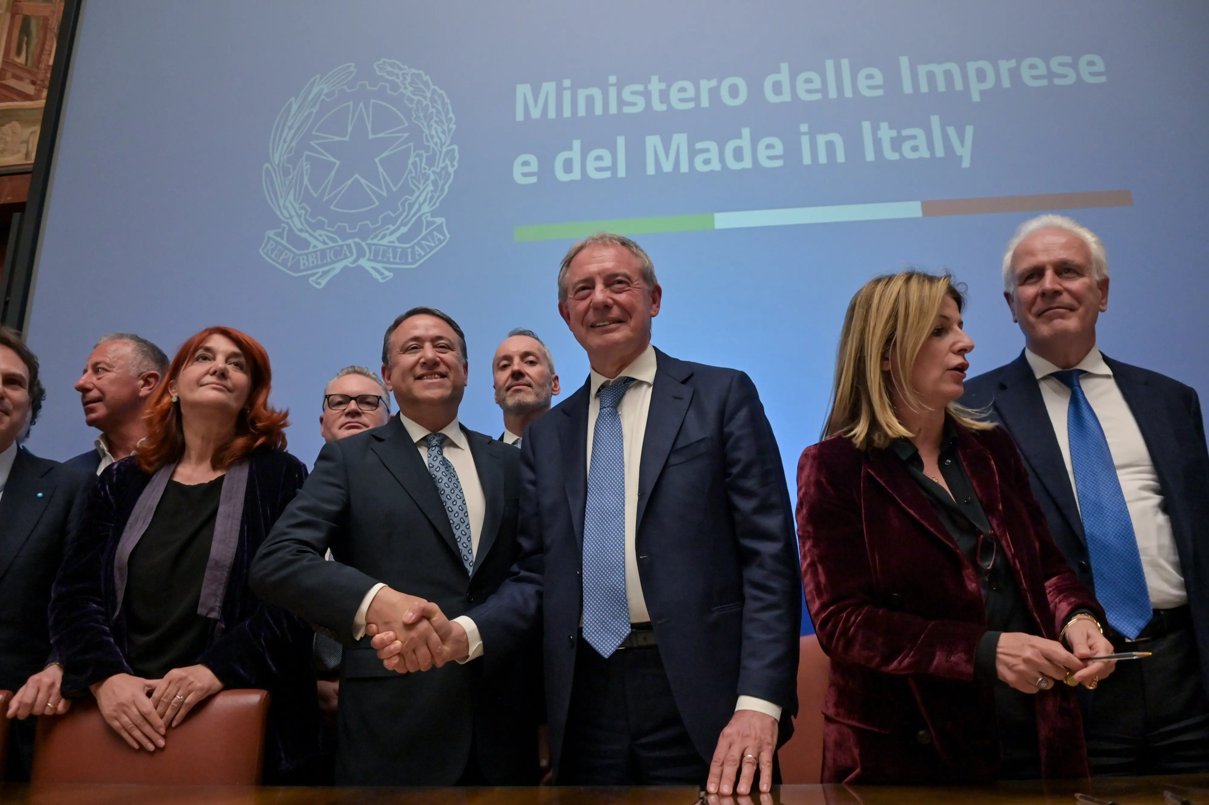 Intesa azienda, sindacati, operai. È il modello Urso