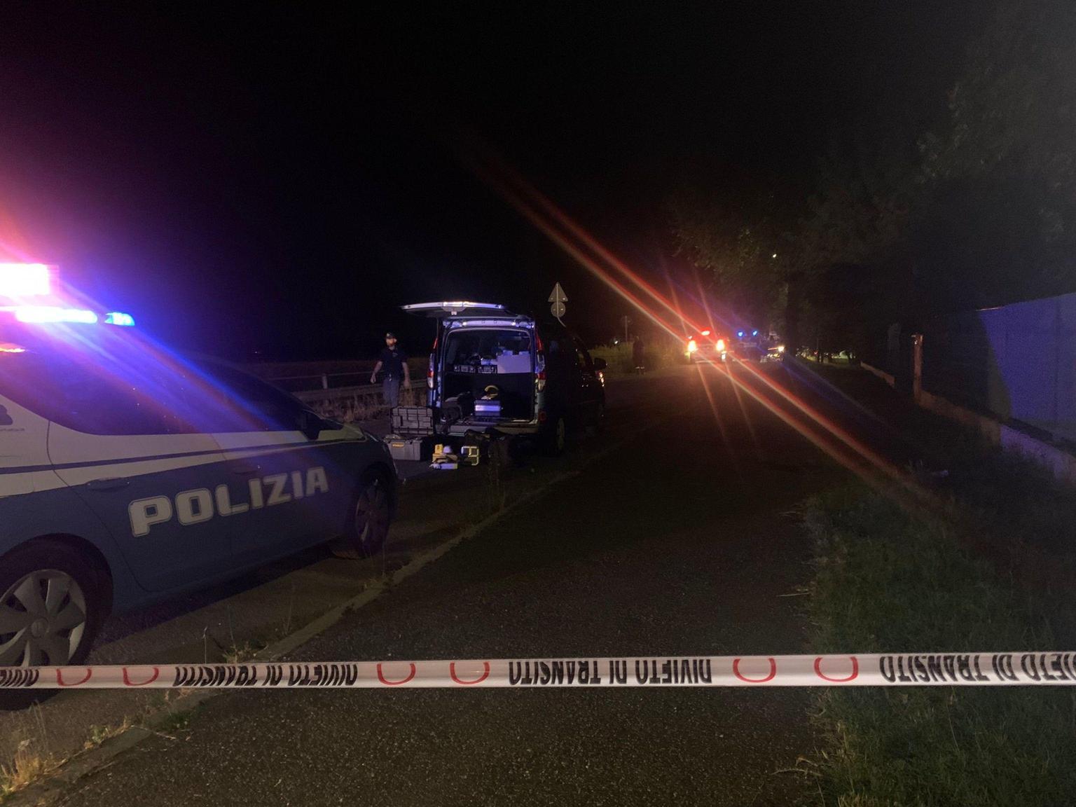 Giovane morto in canale a Modena, nessuna pista esclusa Giovane morto in canale a Modena, nessuna pista esclusa