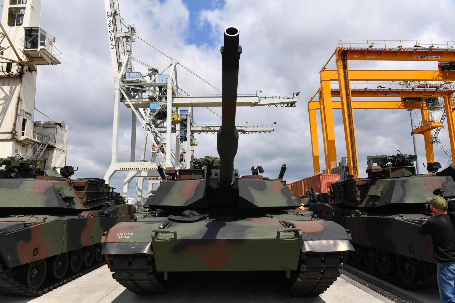 I carri armati Abrams forniti dagli Usa all'Ucraina e non utilizzati