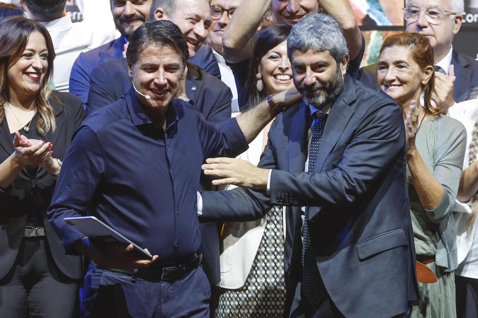 Il M5s supera definitivamente il limite al doppio mandato Il M5s supera definitivamente il limite al doppio mandato