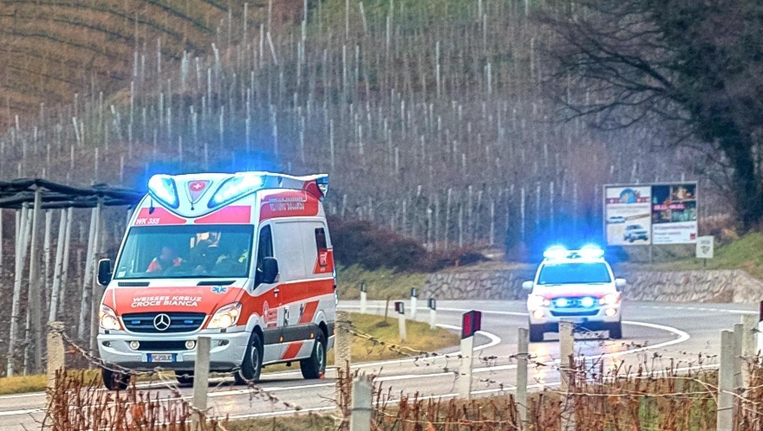 incidente mortale tra bressanone e vipiteno ambulanza tampona tir sull autostrada del brennero
