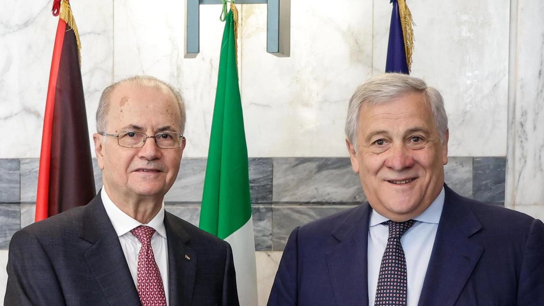 Il premier palestinese ricevuto da Meloni e Tajani a Roma. La presidente del Consiglio: "L’antisemitismo latente è preoccupante,. ma Netanyahu rischia di infilarsi nella trappola dei fondamentalisti".