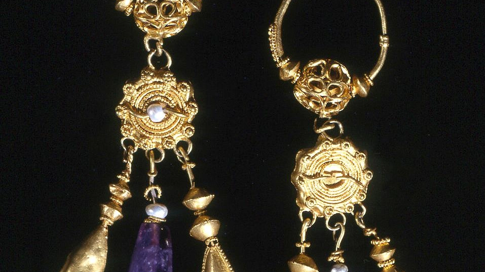 In mostra a Trento i preziosi oggetti ritrovati nella necropoli di Civezzano: gioielli che raccontano di una “lady Diana“ del VI-VII secolo