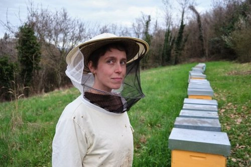 Ariele Muzzarelli, apicoltrice premiata da Slow Food