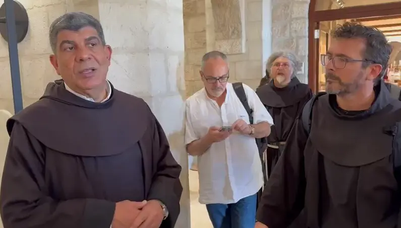 Vescovi toscani a Gerusalemme dopo attacco di Israele: “Portati fuori dalla città vecchia, cerchiamo voli per rientrare”