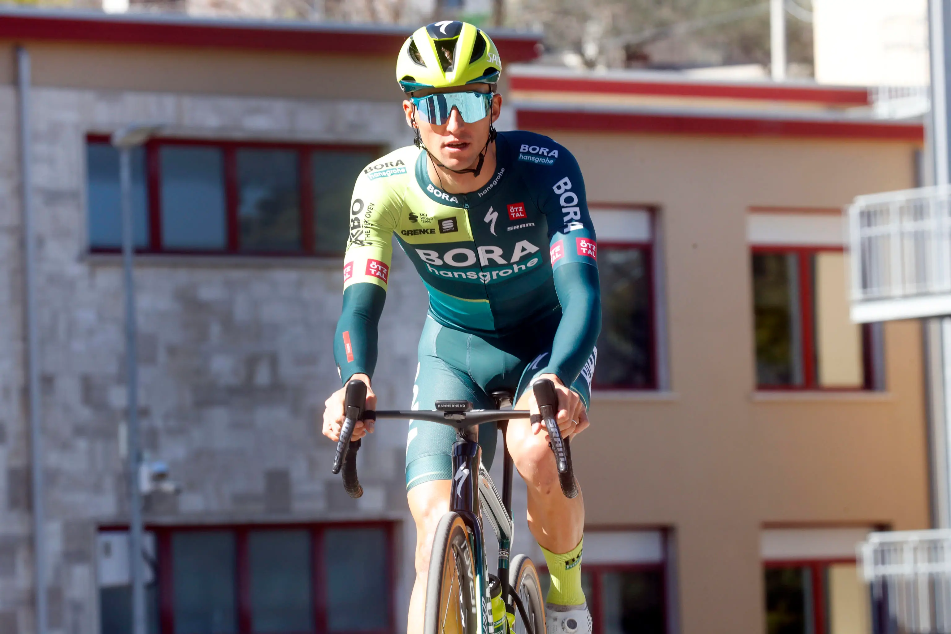 Giro d'Italia 2025, le condizioni di Hindley dopo la caduta