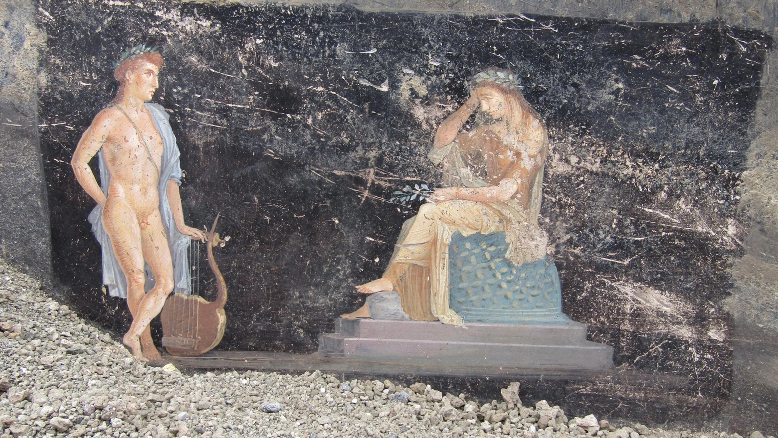 Cassandra e Apollo negli affreschi del salone ritrovato a Pompei
