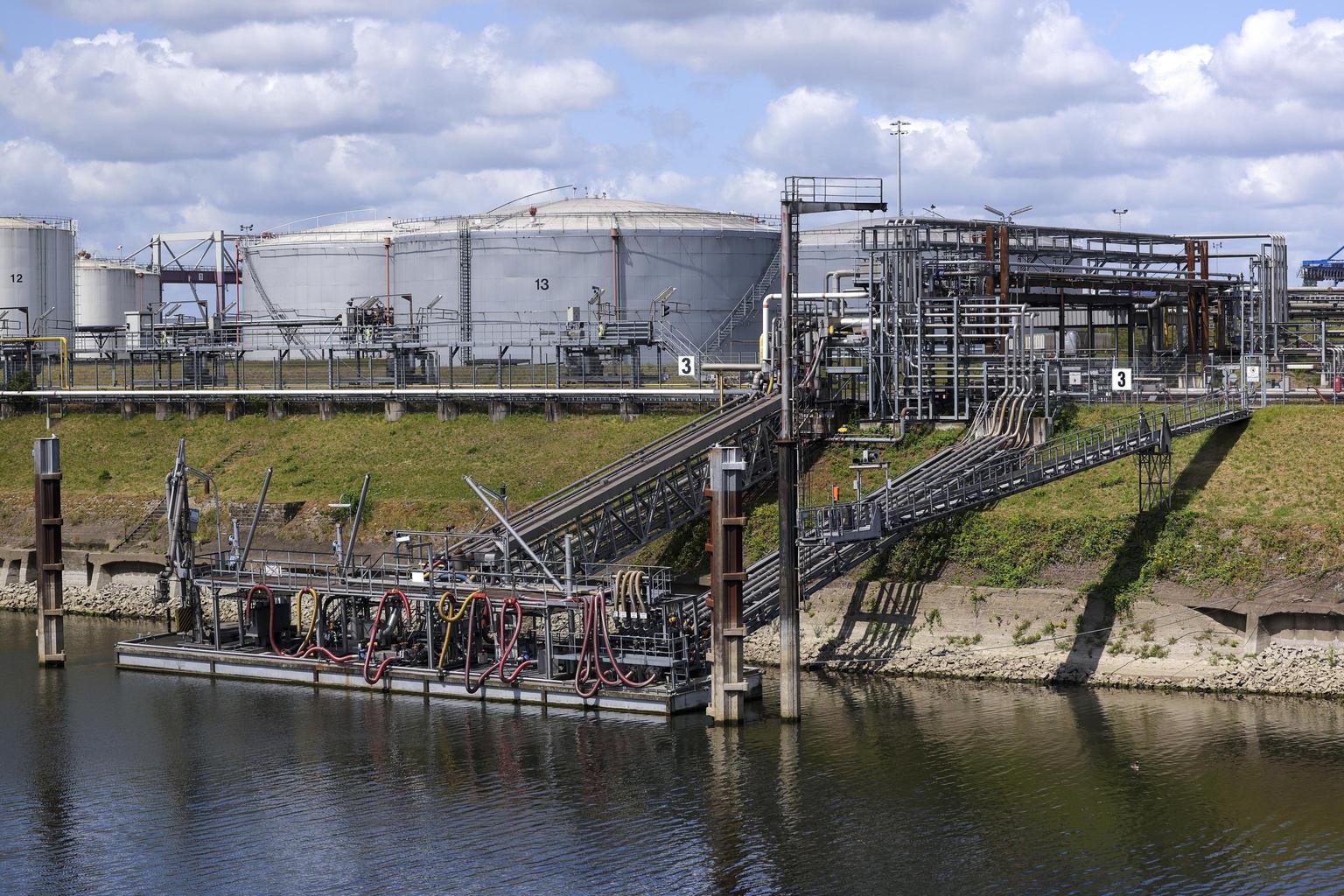 Il prezzo del gas in avvio è stabile sopra i 33 euro Il prezzo del gas in avvio è stabile sopra i 33 euro