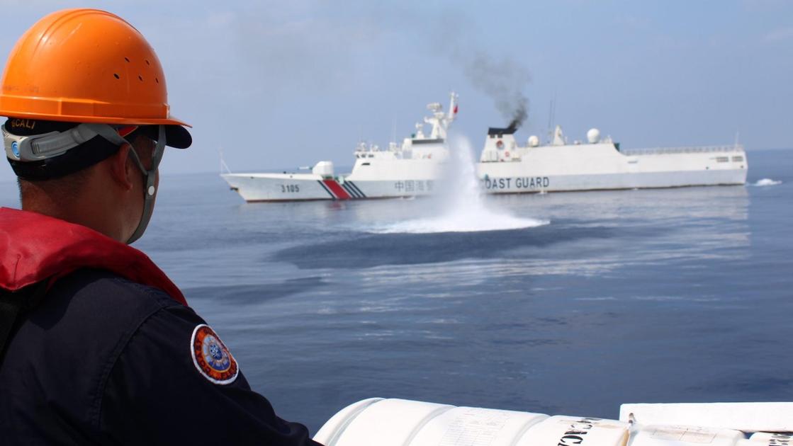 Usa Cina, sale la tensione. “Pechino invierà altre due navi militari in Cambogia”