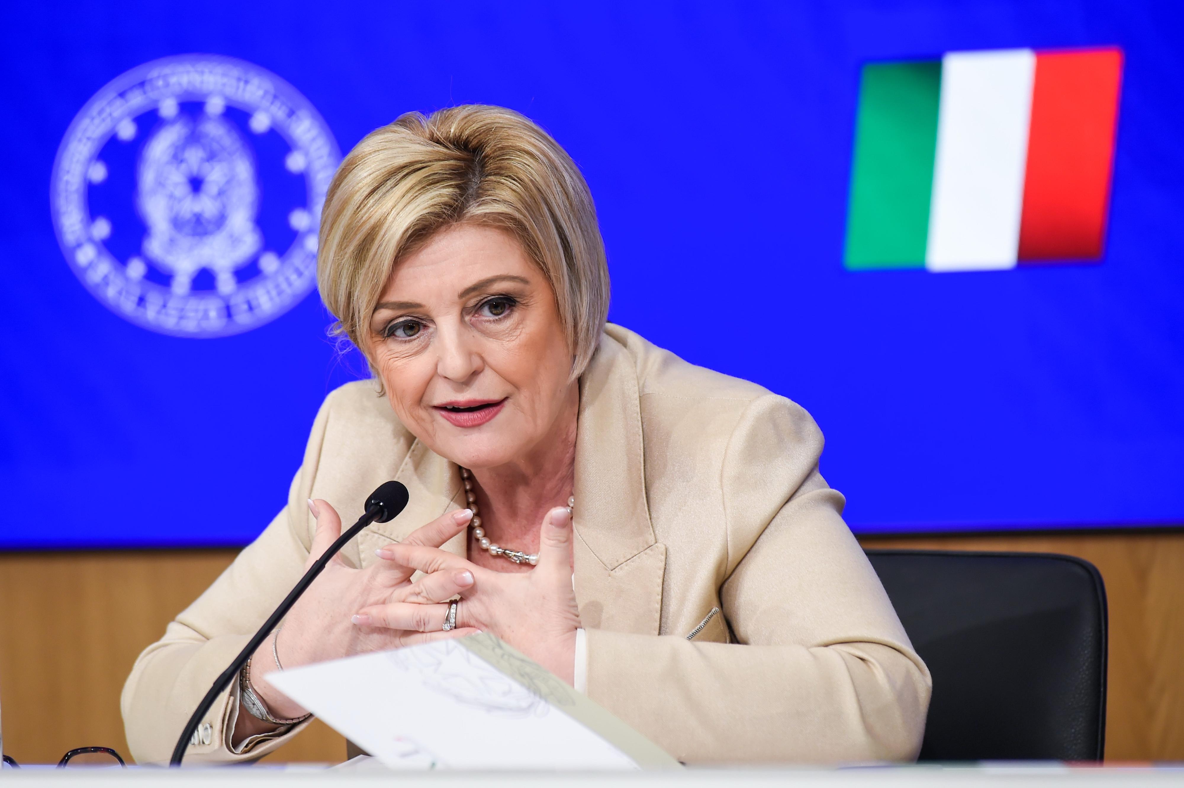 Salario adeguato, il piano del governo per alzare gli stipendi Salario adeguato, il piano del governo per alzare gli stipendi