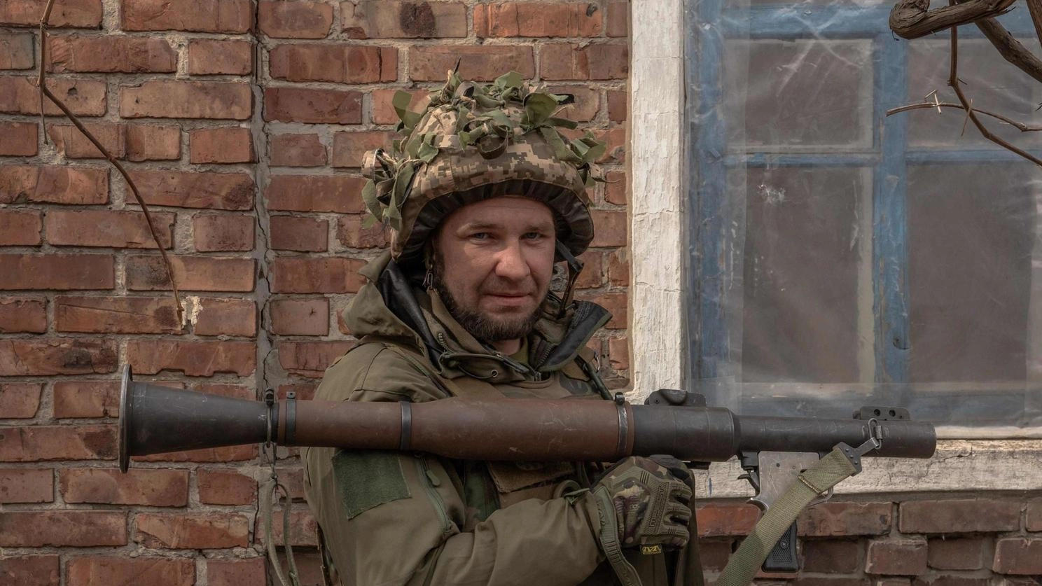 I russi continuano ad avanzare: "L’Ucraina è in un momento critico". Mancano munizioni e scudi antiaerei