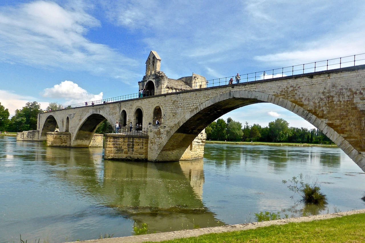 Il celebre ponte di Avignone