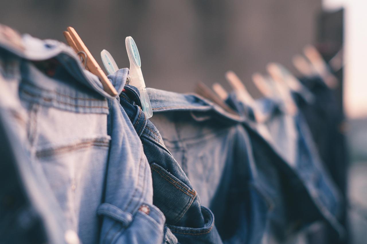 Vestiti marinati da Quotidiano.net Vestiti marinati nel profumo la bizzarra moda che spopola su TikTok