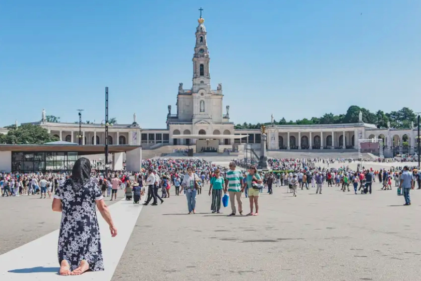 Fatima è un nome di donna alquanto diffuso ed è anche la città meta di milioni di turisti religiosi in Portogallo