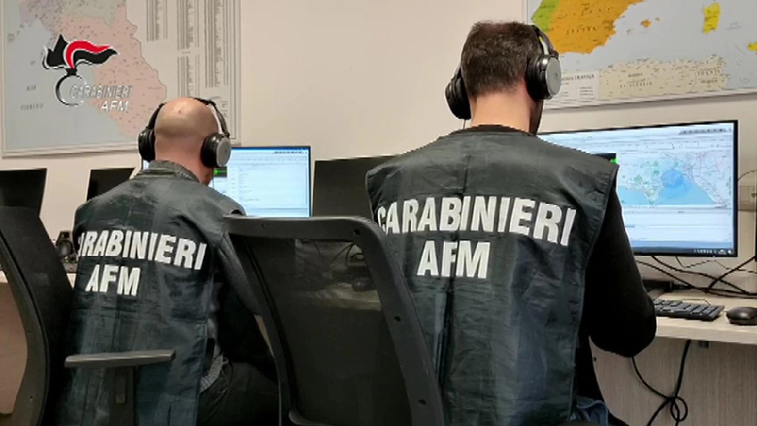 Euro falsi in Italia e all'estero: maxi blitz dei carabinieri