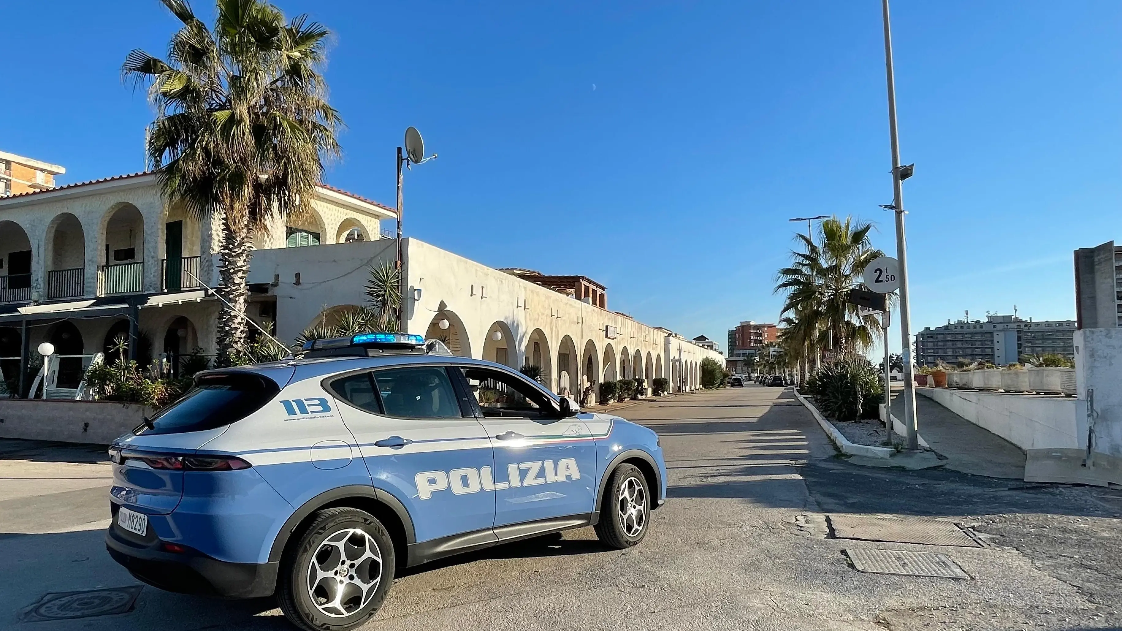 Caserta, 4 minorenni fermati per tentato omicidio di un coetaneo. “Calci, pugni e coltellate: poteva morire”