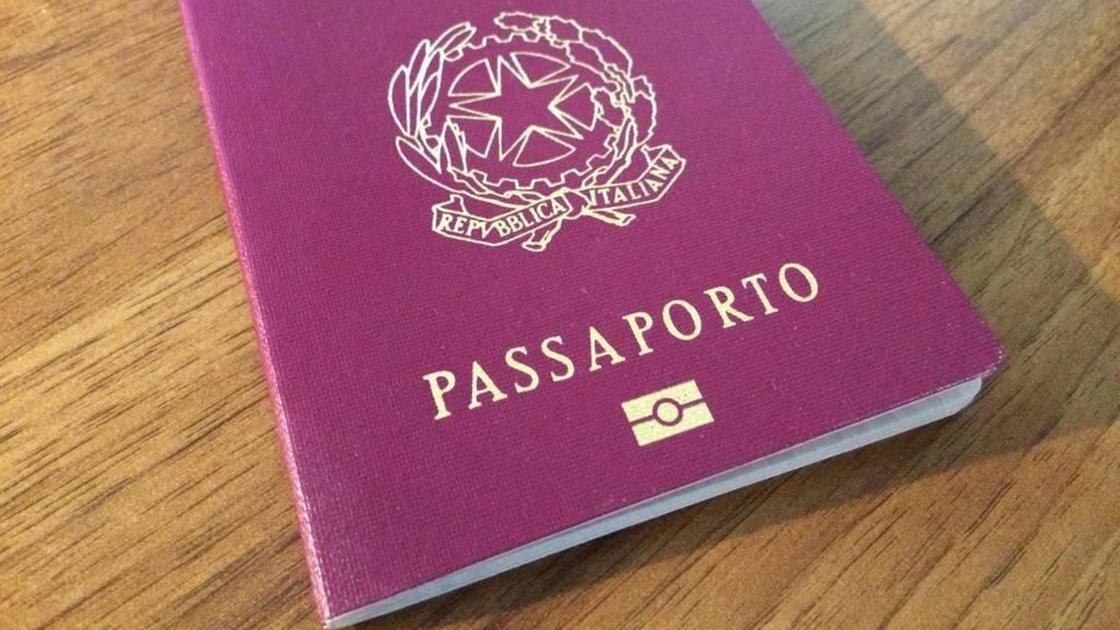 La richiesta del passaporto presto anche alle Poste